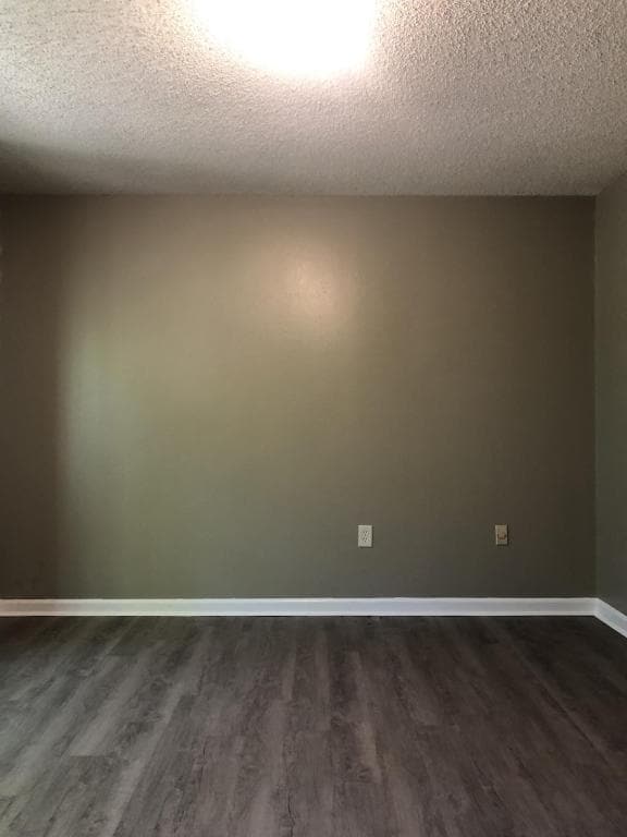 Building Photo - 2025 Sherwood Meadow Dr