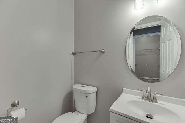 Building Photo - 678 Clairidge Elm Trail SW