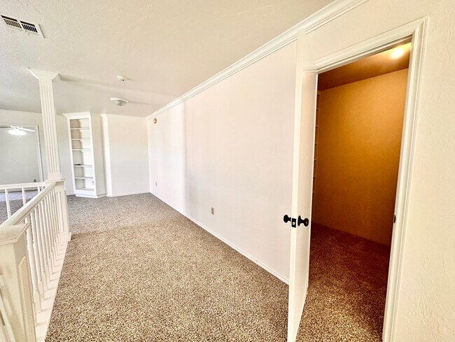 Building Photo - Spacious 4 Bed in Deer Creek - Move in Deposit-Free!(If Qualified)