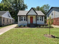 Building Photo - 3 Bed, 2 Bath near UOM