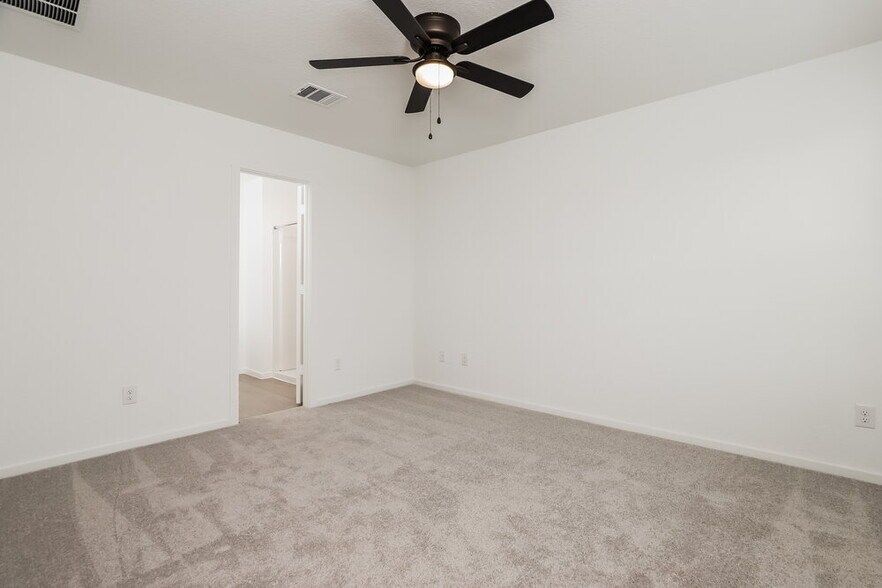 Building Photo - 11541 Chestnut Barr Dr