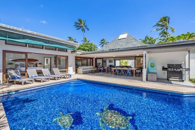 Building Photo - Elegant Home w/ Private Beach Access, Pool...