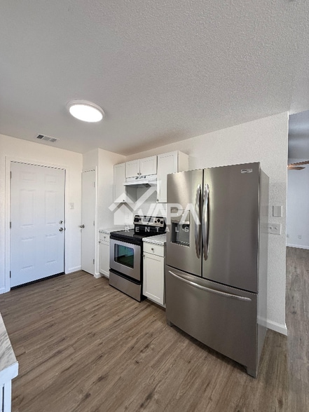 Building Photo - 11411 Big Elk Dr