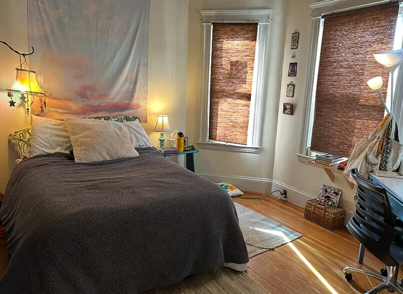 Building Photo - 183 College Ave