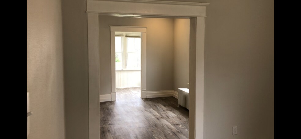 Building Photo - 210 Dixon Ave