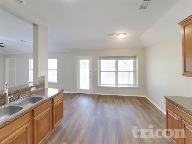Building Photo - 12116 Longstone Drive Burleson TX