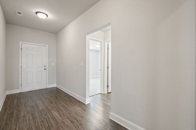 Building Photo - 236 Cherry Laurel Dr