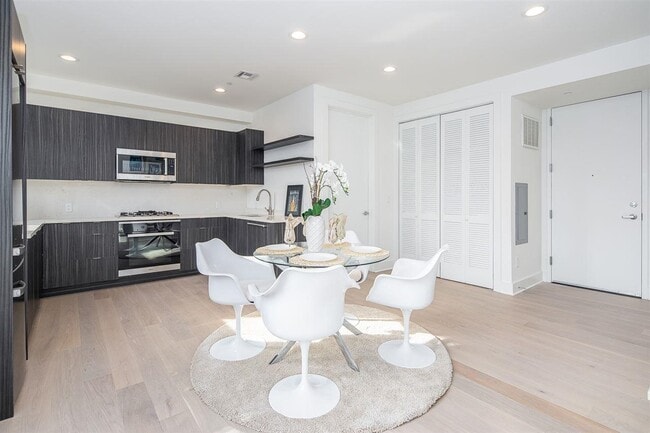 Building Photo - 110 Brunswick St