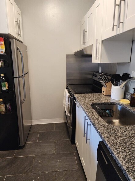 Building Photo - 471 Massachusetts Ave