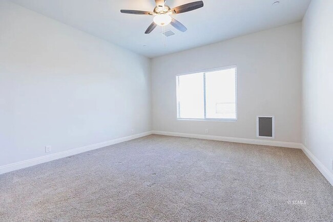 Building Photo - Charming 4-Bedroom Home with Modern Upgrad...