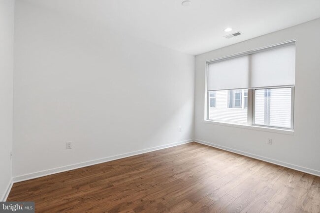 Building Photo - 3126 Pierview Ln