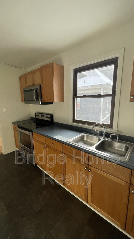 Building Photo - 319 N Balph Ave