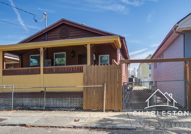 Building Photo - 198 Nassau St