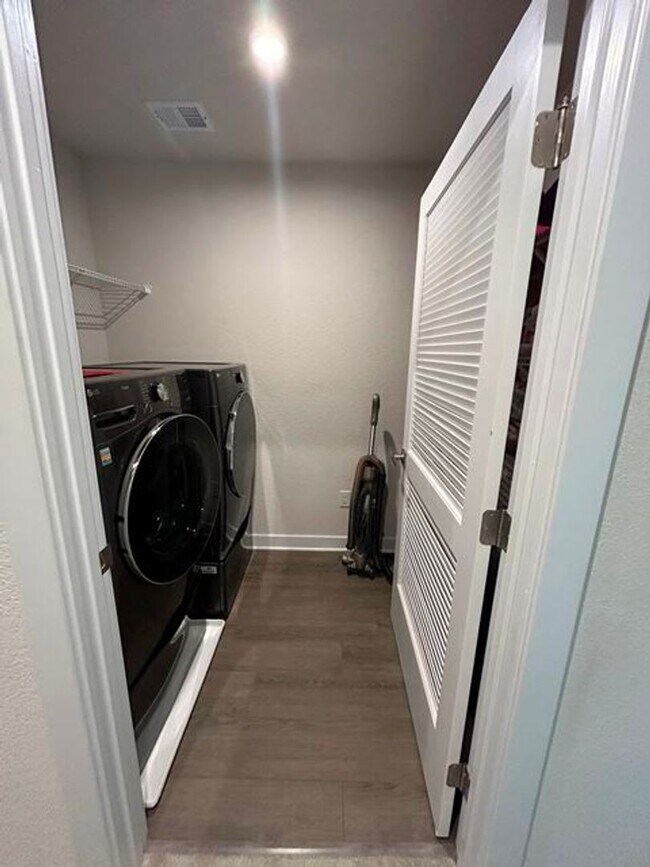 Building Photo - Beautiful Home in Moyock Subdivision - Min...