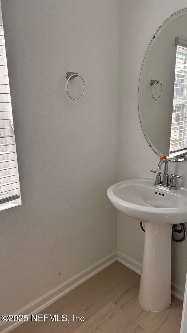 Building Photo - 47 Carbonell Pl