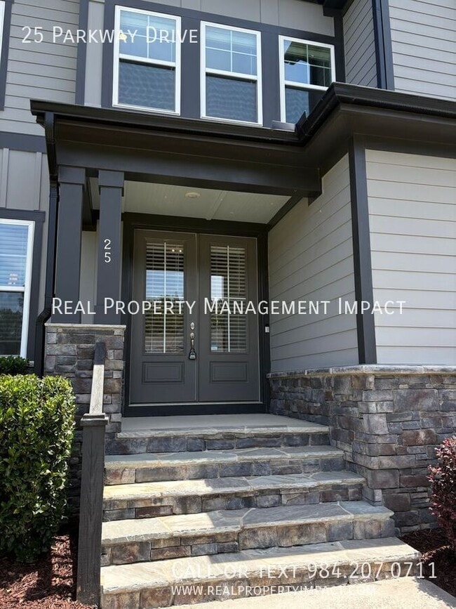 Building Photo - 25 Parkway Dr