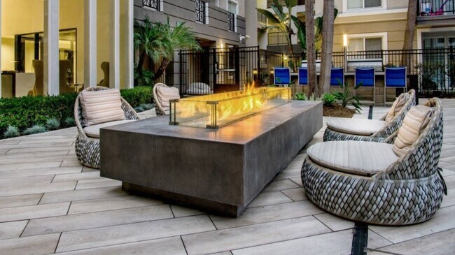 Building Photo - 4250 Glencoe Ave