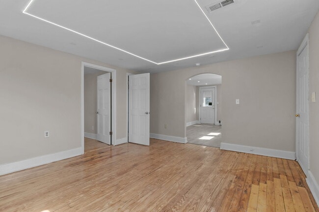 Building Photo - 610 Wondertown Dr