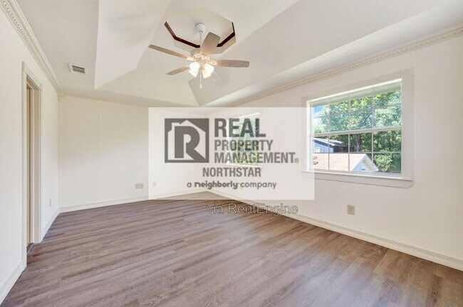 Building Photo - 902 Arrowhead Dr