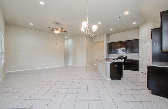 Building Photo - 15702 Whisper Woods Dr