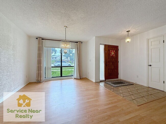 Building Photo - 3402 Country Woods Ct