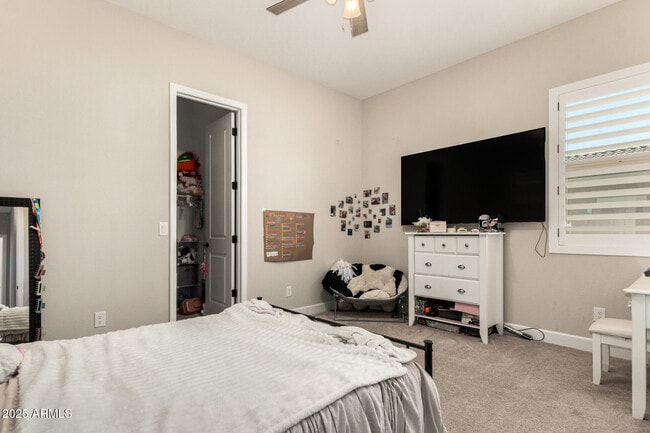 Building Photo - 5314 N 182nd Ln