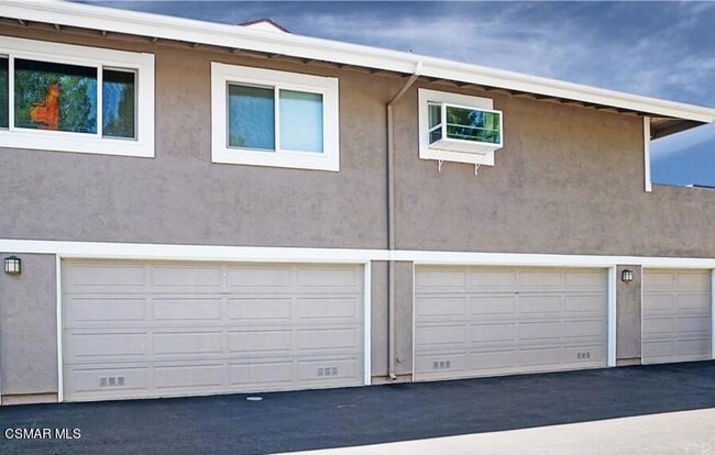 Building Photo - 224 Gazania Ct