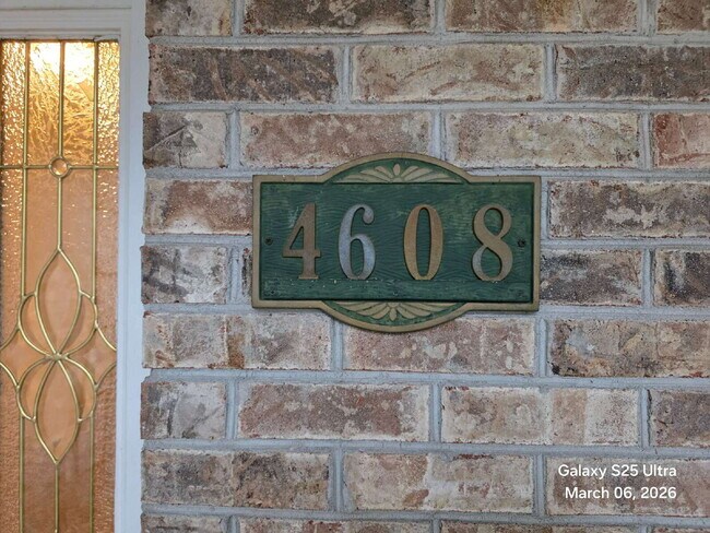 Building Photo - 4608 Scarlet Dr E
