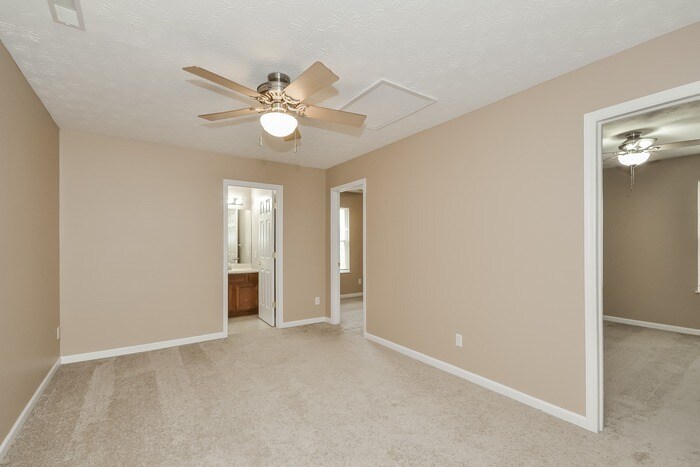 Building Photo - 613 Quail Hollow Dr