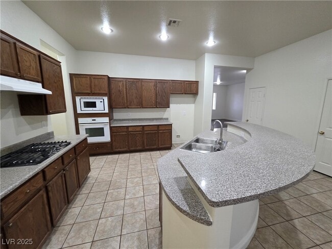 Building Photo - 8240 Aurora Peak Ave