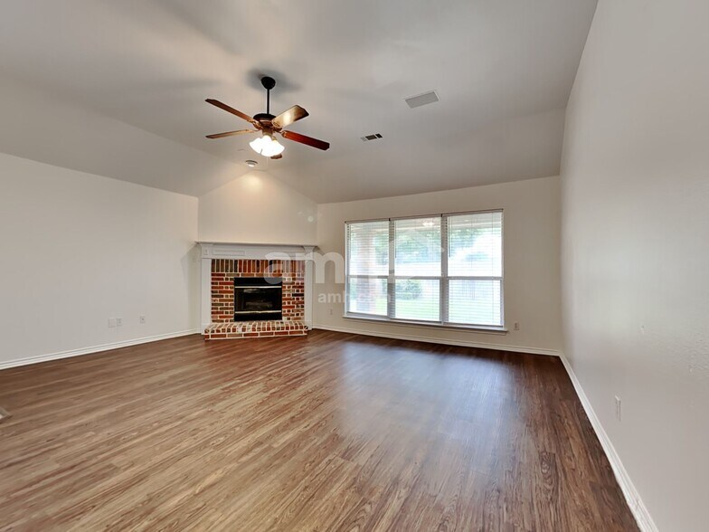 Building Photo - 6308 Fall River Dr