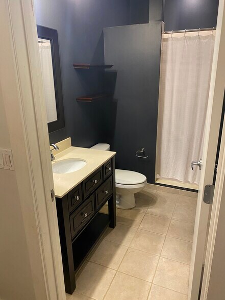 2nd Bath - 805 Peachtree St NE