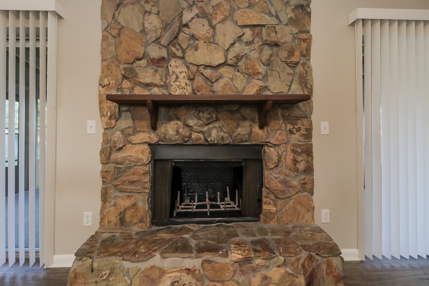 Building Photo - 4453 Tomlinson Cir