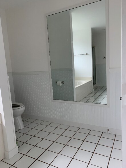 Building Photo - 409 Ridge Wood Cir