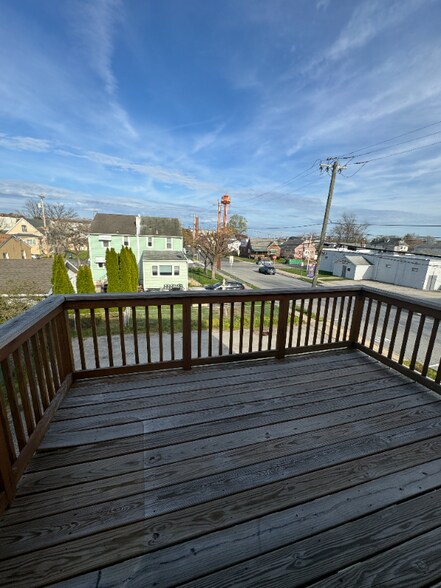 Building Photo - 302 Bartram Ave