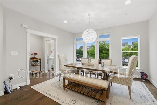 Building Photo - 42392 Soave Dr
