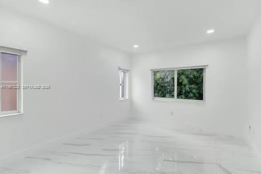 Building Photo - 4127 NE 30th St