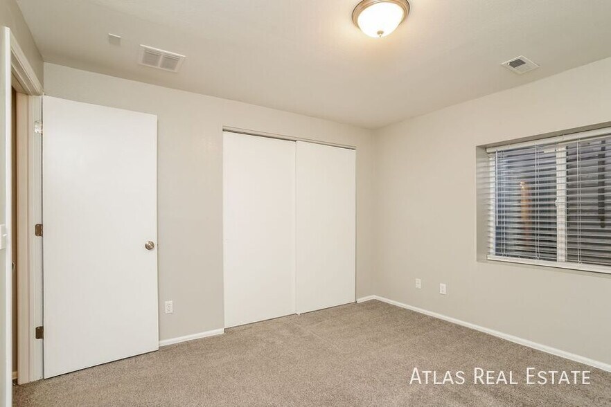 Building Photo - 7325 Allens Park Dr