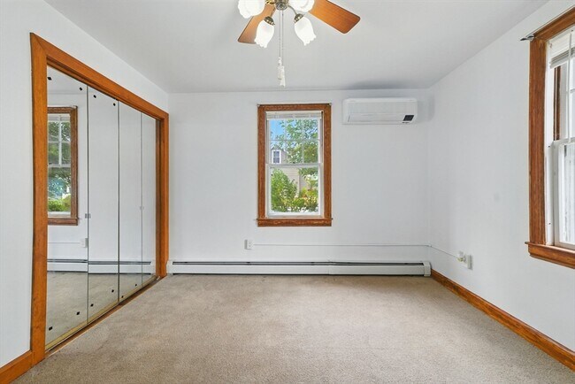 Building Photo - 178 Massasoit Rd