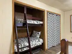 Building Photo - 1472 Hawk Mountain Rd