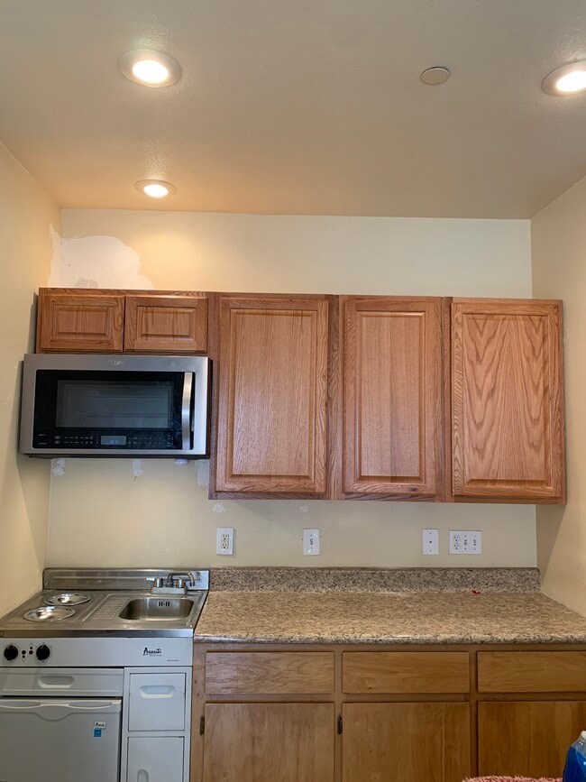 Building Photo - Huron Villas Apartments