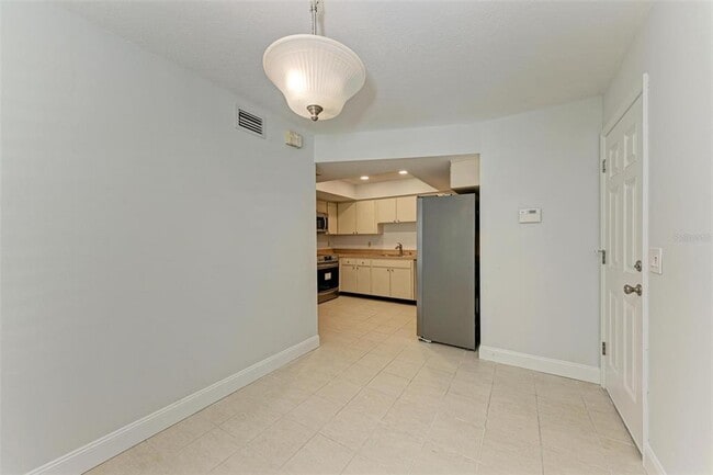 Building Photo - 2927 W Gandy Blvd