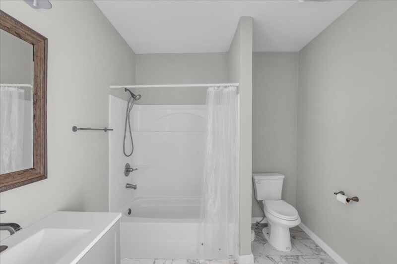 Building Photo - 1215 W 5th St