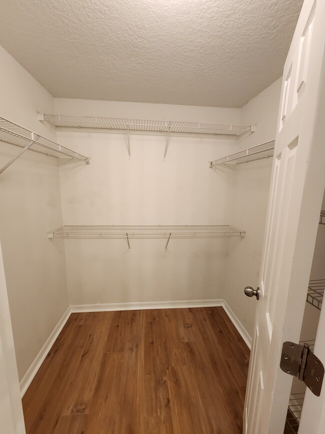 Building Photo - 4921 Fiske Cir