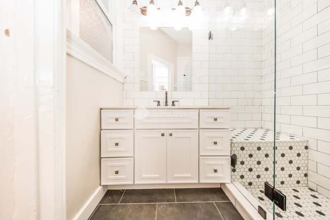 Building Photo - 1263 Lombard St