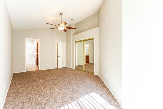 Building Photo - 1366 Chinaberry Dr