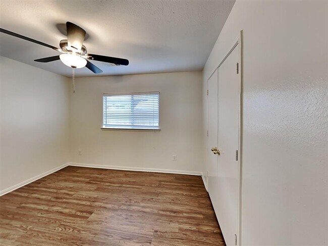 Building Photo - 17602 Coventry Oaks Dr