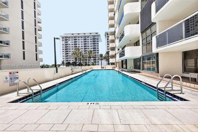 Building Photo - 5757 Collins Ave