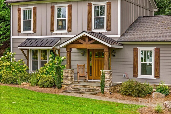 Building Photo - 9598 Riviera Dr