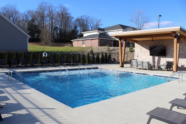 Building Photo - 3 Bedroom Home with 2 Car Garage and Resort Style Pool Access